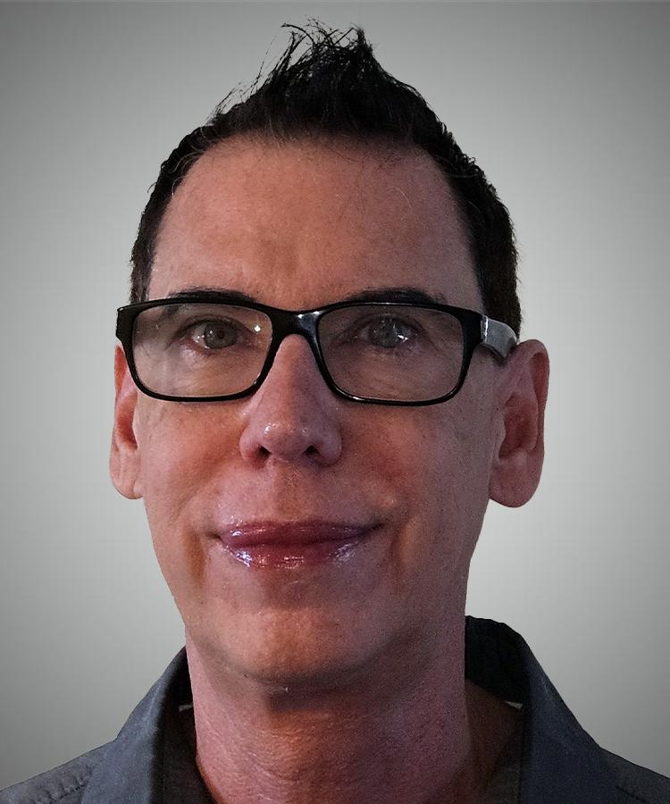 Daniel Thompson headshot