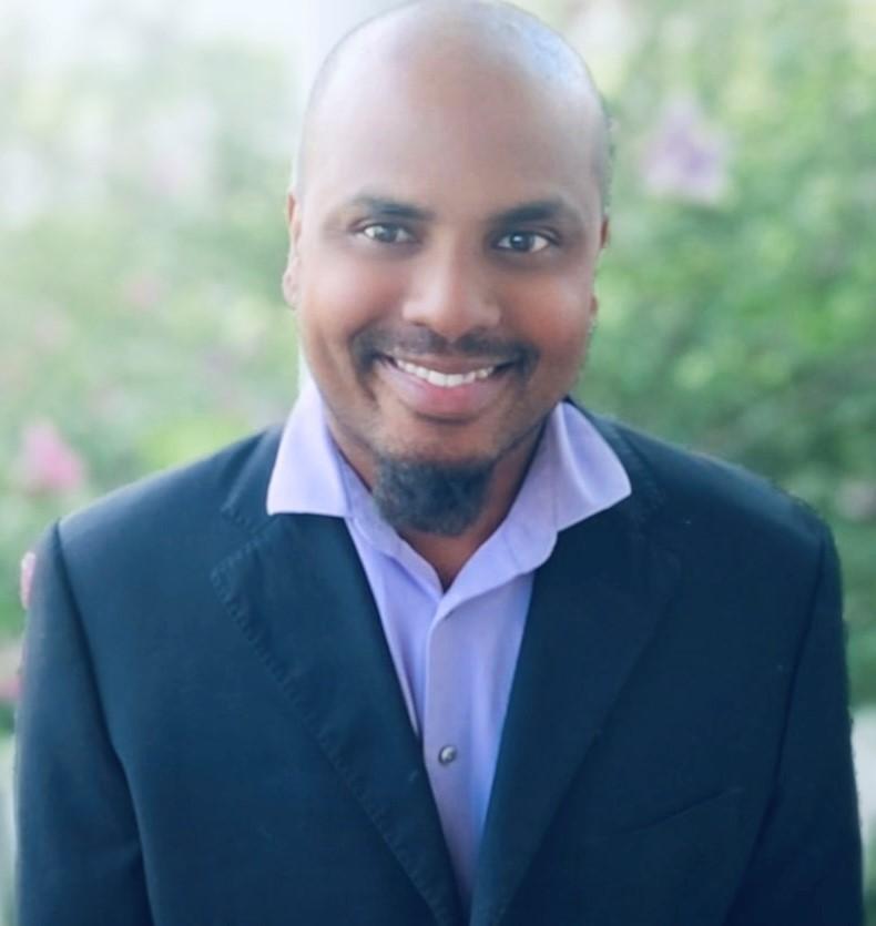 Charith Rodrigo headshot