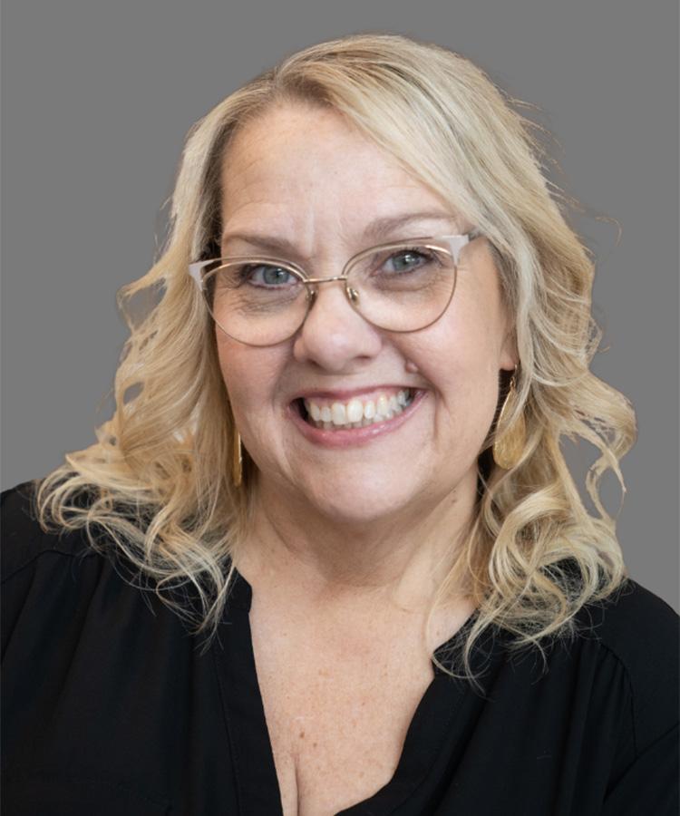 Angela Myers headshot