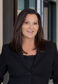 Connie Lindsay headshot