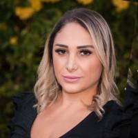 Diyana Raben headshot