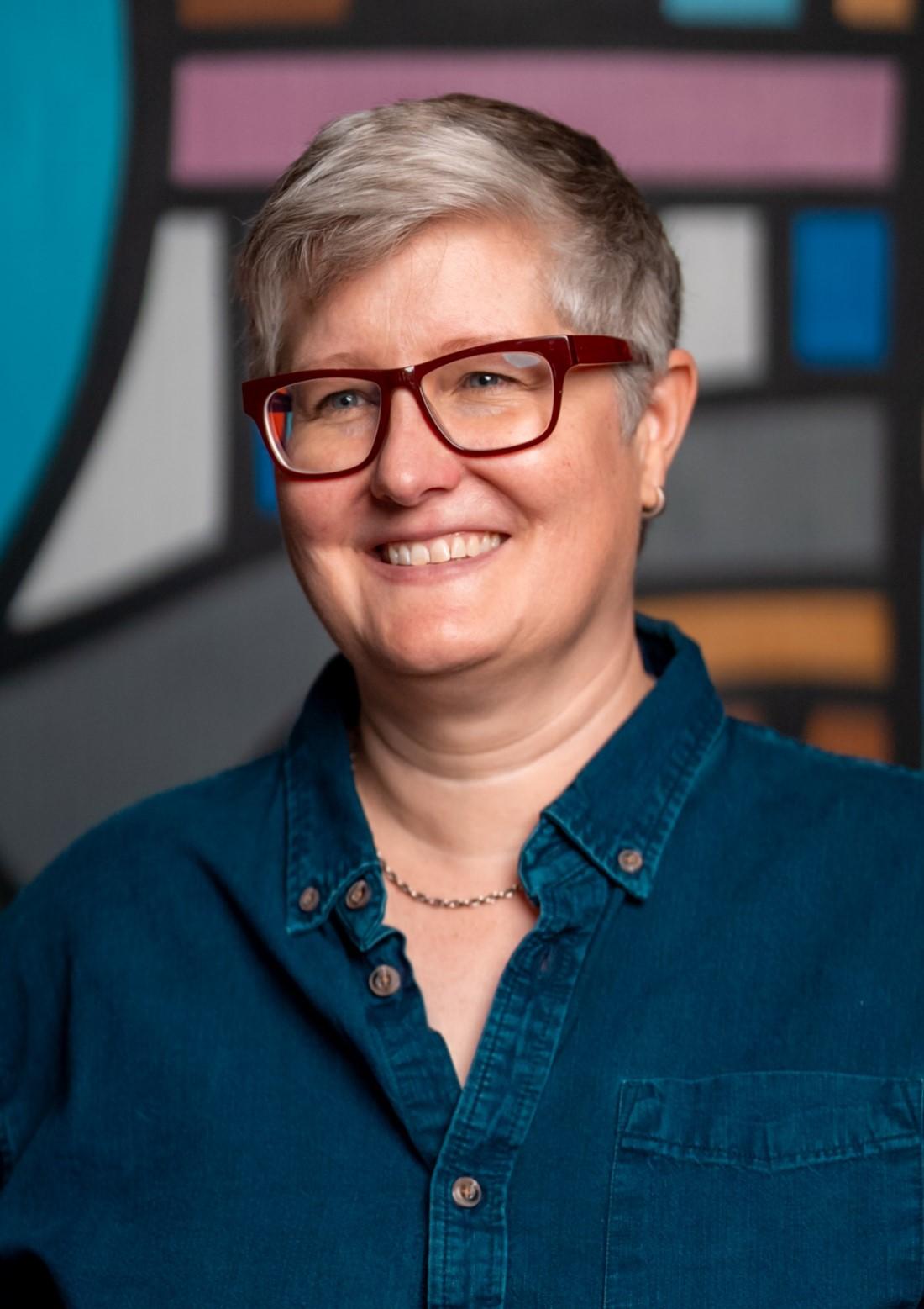 Julee Felsman headshot