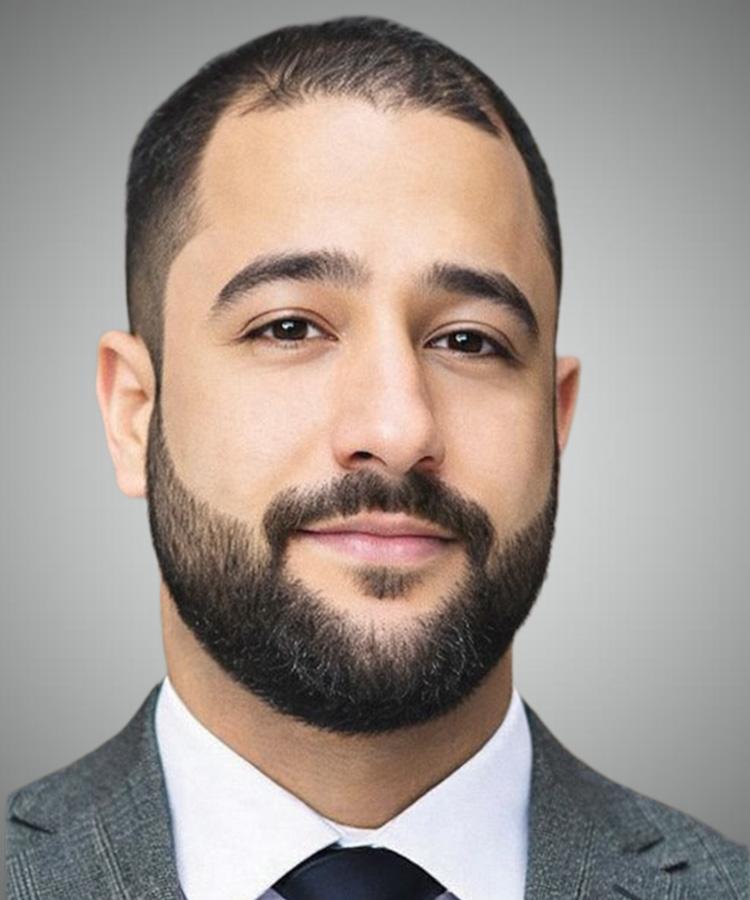 Alex Chiat headshot