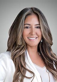 Elizabeth Larsen headshot