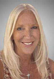 Jennifer Veit headshot