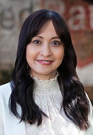 Anna Maria Ramilo headshot